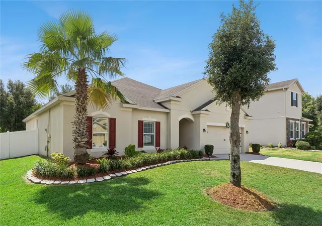 Photo 3 of Single family home for sale at 637 Bay Brg Cir, Apopka, FL 32703 | MLS# O6418864 | Listing updated on 2026-09-26