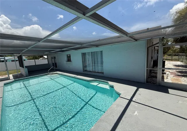 Homes for sale in Palmetto, FL | 2302 15th St W, Palmetto, FL 34221 | MLS# TB8521791