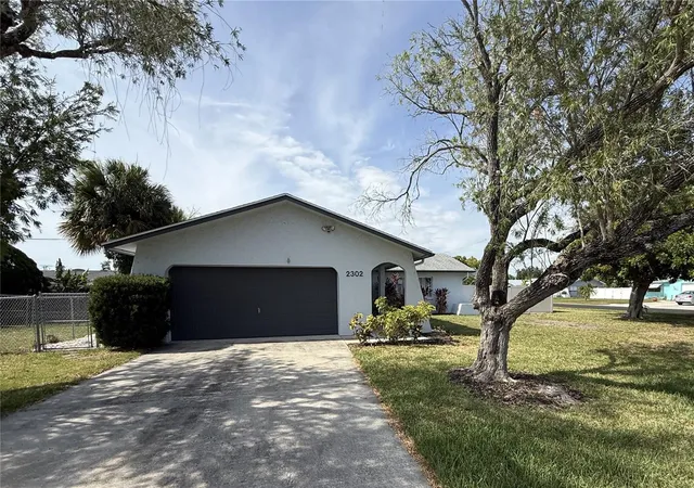 Homes for sale in Palmetto, FL | 2302 15th St W, Palmetto, FL 34221 | MLS# TB8521791