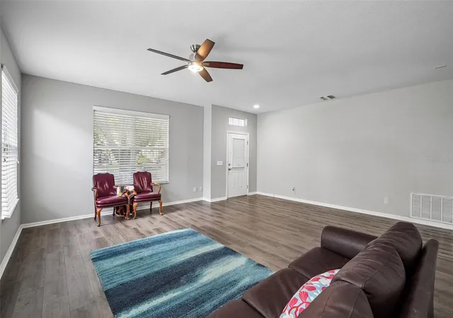 3rd image of 6111 Gannetside Pl, Lithia, FL 33547 | MLS# TB8521794