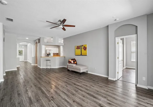 4th image of 6111 Gannetside Pl, Lithia, FL 33547 | MLS# TB8521794