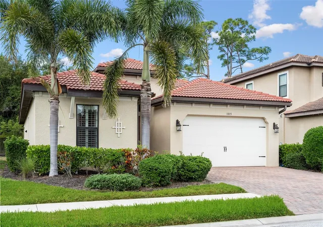 Photo 1 of Single family home for sale at 1015 Bluffwood Dr, Nokomis, FL 34275 | MLS# A4697754 | Listing updated on 2026-08-21