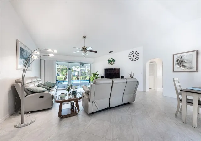 4th image of 538 W Cashew, Punta Gorda, FL 33955 | MLS# C7527623