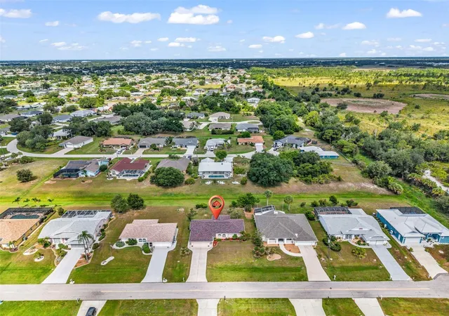 3rd image of 29 Seasons Dr, Punta Gorda, FL 33983 | MLS# C7527624