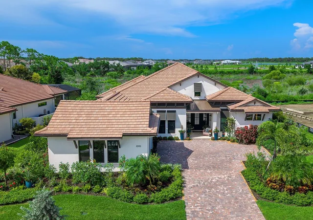 Photo 2 of Single family home for sale at 1095 Blue Shell Loop, Sarasota, FL 34240 | MLS# A4697771 | Listing updated on 2026-07-14