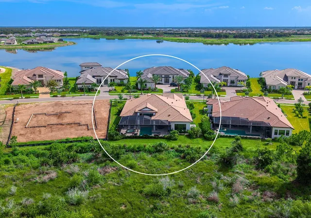 Photo 3 of Single family home for sale at 1095 Blue Shell Loop, Sarasota, FL 34240 | MLS# A4697771 | Listing updated on 2026-07-14