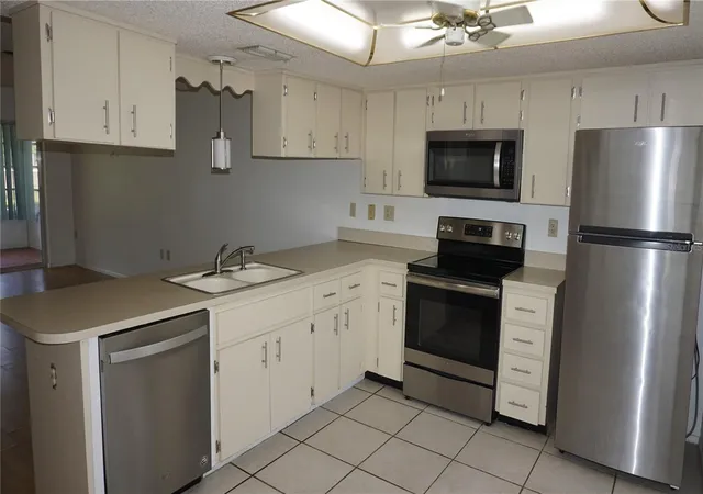 3rd image of 12543 Dearborn Dr, Hudson, FL 34667 | MLS# W7886950