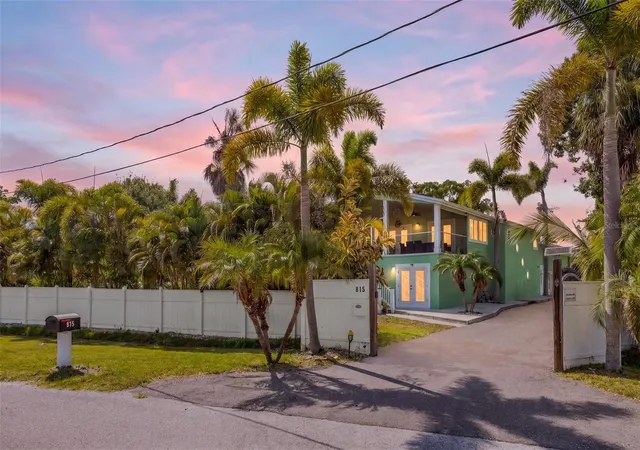 Photo 3 of Mansion for sale at 815 2nd Avenue Nw, Ruskin, FL 33570 | MLS# TB8521833 | Listing updated on 2026-09-23