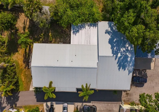 Photo 3 of Single family home for sale at 815 2nd Avenue NW, Ruskin, FL 33570 | MLS# TB8521833 | Listing updated on 2026-09-23