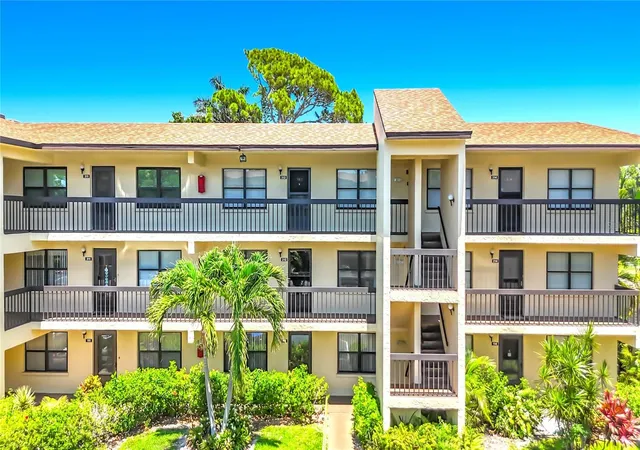 3rd image of 425 30Th Ave W #C212, Bradenton, FL 34205 | MLS# A4697777