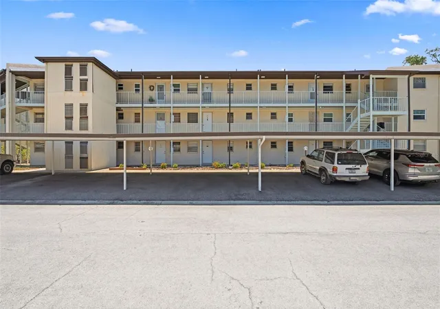 Listing Photo 3 - Condo for sale in building located at 5245 Amulet Dr, New Port Richey, FL 34652 - Unit #306