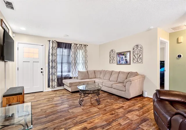 3rd image of 27 Cedar Tr, Ocala, FL 34472 | MLS# OM727155