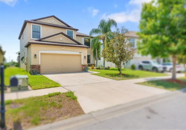 Photo 3 of Single family home for sale at 13216 Wellington Hills Dr, Riverview, FL 33579 | MLS# TB8521852 | Listing updated on 2026-06-25