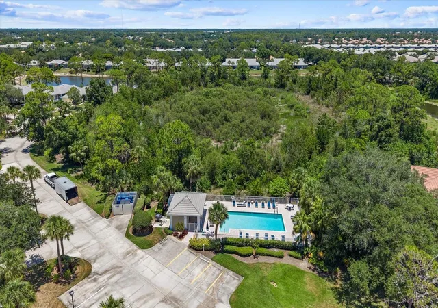 2nd image of 813 Montrose Dr, VENICE, FL 34293