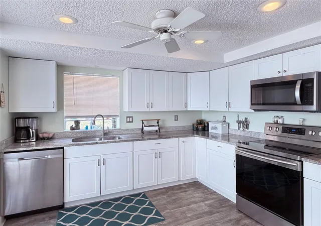 Photo 4 of Sale Pending at 12901 Club Dr, Hudson, FL 34667 | MLS# W7886957 | Listing updated on 2026-09-21