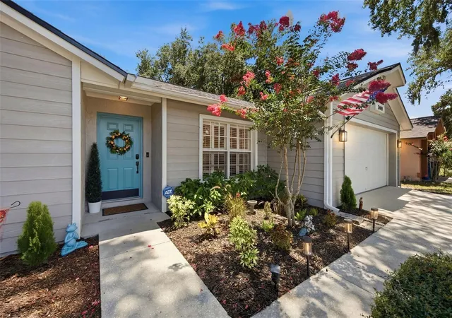 Photo 2 of Single family home for sale at 2409 Arborwood Dr, Valrico, FL 33596 | MLS# TB8521870 | Listing updated on 2026-09-19