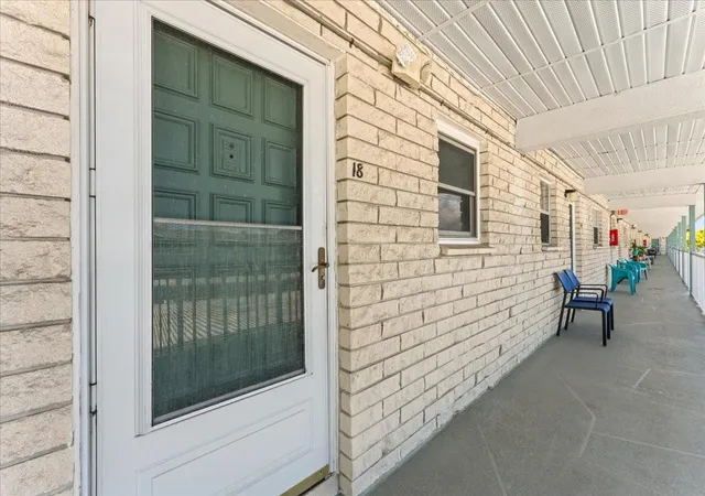 Photo 4 of Condo for sale at 5357 81st Street N #18, Saint Petersburg, FL 33709 | MLS# TB8521882 | Listing updated on 2026-08-30