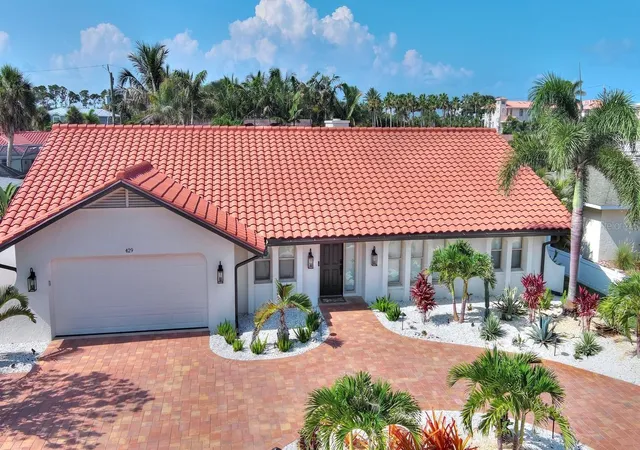 Photo 1 of Single family home for sale at 429 Darling Dr, Venice, FL 34285 | MLS# N6144793 | Listing updated on 2026-10-21