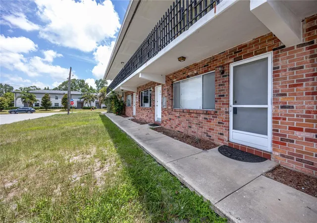 2nd image of 224 Waverly Wy, CLEARWATER, FL 33756
