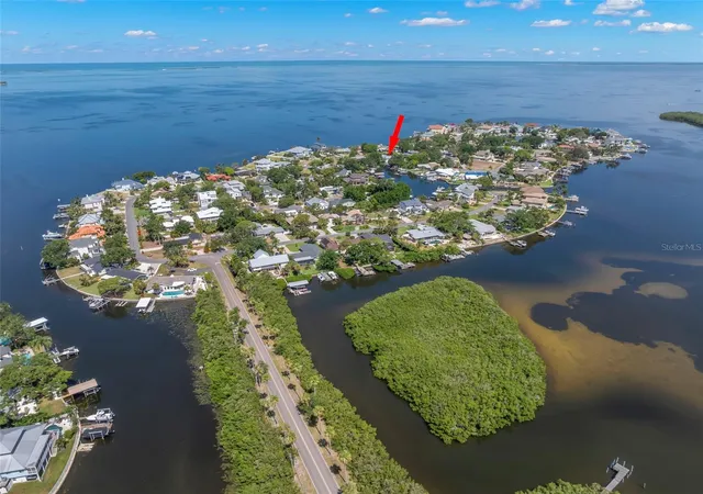 Photo 3 of Single family home for sale at 121 Carlyle Dr, Palm Harbor, FL 34683 | MLS# TB8521898 | Listing updated on 2026-09-17