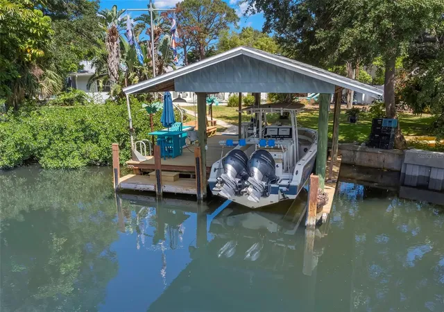 Photo 4 of Single family home for sale at 121 Carlyle Dr, Palm Harbor, FL 34683 | MLS# TB8521898 | Listing updated on 2026-10-06