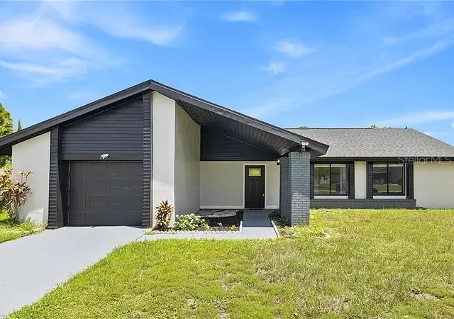 Photo 1 of Single family home for sale at 17 S Flag Ct, Kissimmee, FL 34759 | MLS# O6418950 | Listing updated on 2026-08-02