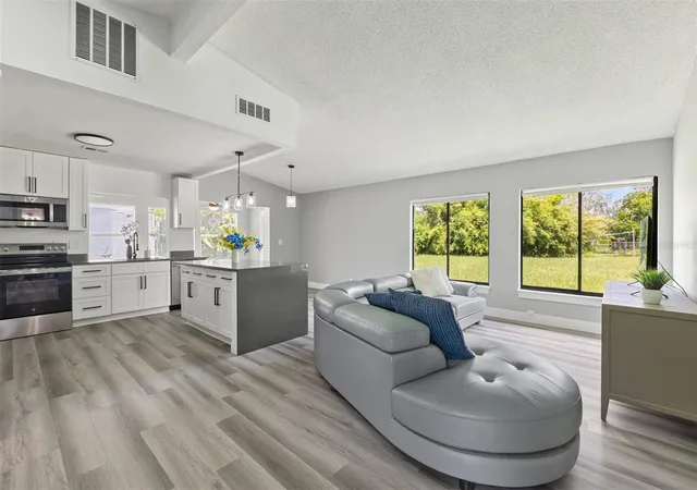 Photo 4 of Single family home for sale at 17 S Flag Ct, Kissimmee, FL 34759 | MLS# O6418950 | Listing updated on 2026-08-02