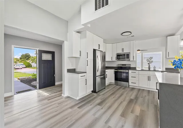 Photo 5 of Single family home for sale at 17 S Flag Ct, Kissimmee, FL 34759 | MLS# O6418950 | Listing updated on 2026-08-02