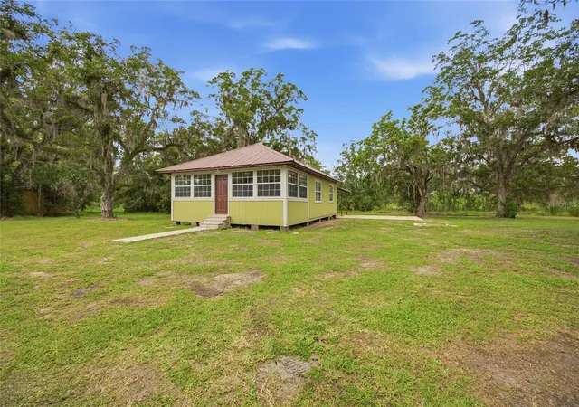 2nd image of 13216 Ne 140th St, Waldo, FL 32694 | MLS# TB8521909