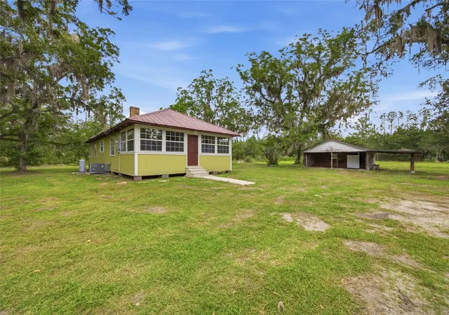 3rd image of 13216 Ne 140Th St, Waldo, FL 32694 | MLS# TB8521909