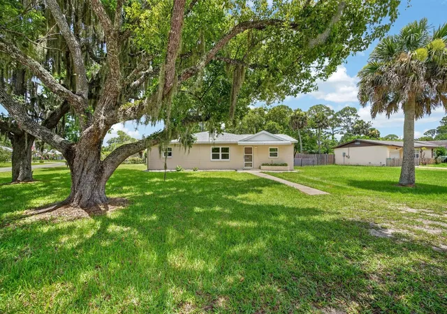 Photo 2 of Single family home for sale at 2205 Juniper Dr, Edgewater, FL 32141 | MLS# NS1088555 | Listing updated on 2026-09-03
