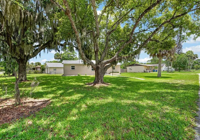 Photo 3 of Single family home for sale at 2205 Juniper Dr, Edgewater, FL 32141 | MLS# NS1088555 | Listing updated on 2026-09-03