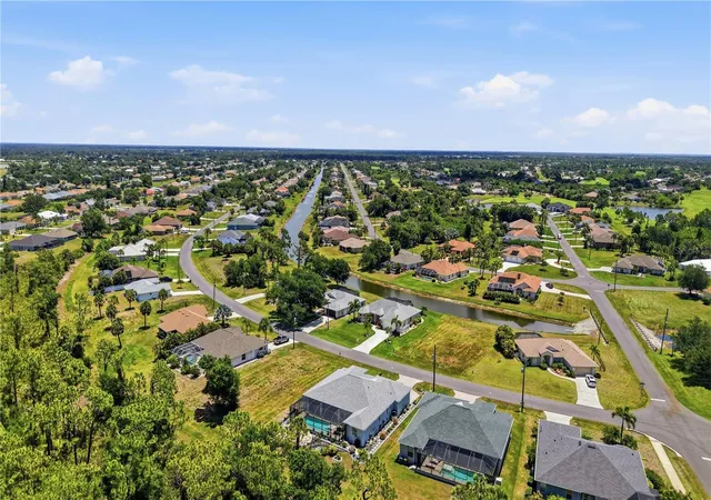 4th image of 143 Long Meadow Ln, Rotonda West, FL 33947 | MLS# D6147871