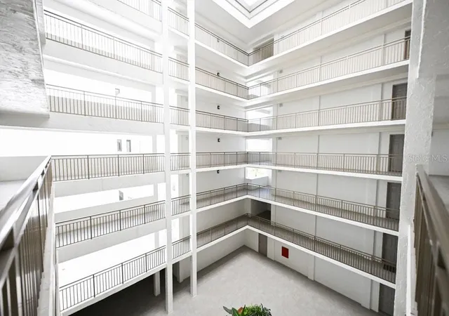 3rd image of 1100 Benjamin Franklin Dr #502, Sarasota, FL 34236 | MLS# A4697797