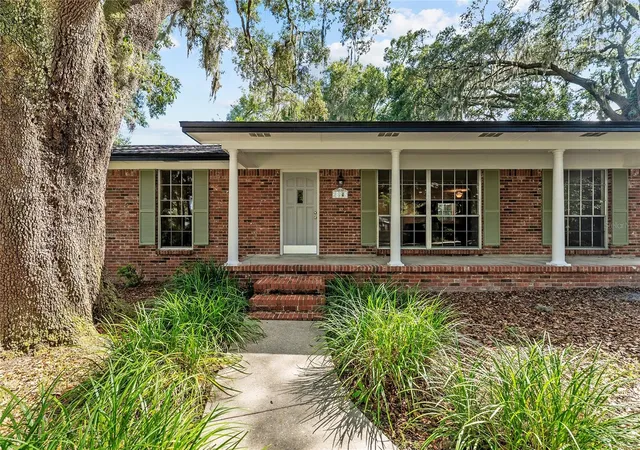 3rd image of 25747 Sw 19Th Ave, Newberry, FL 32669 | MLS# GC541381