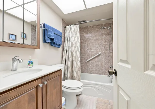 Listing Photo 2 - Condo for sale in building located at 1 Boca Ciega Pt Blvd, St. Petersburg, FL 33708 - Unit #316