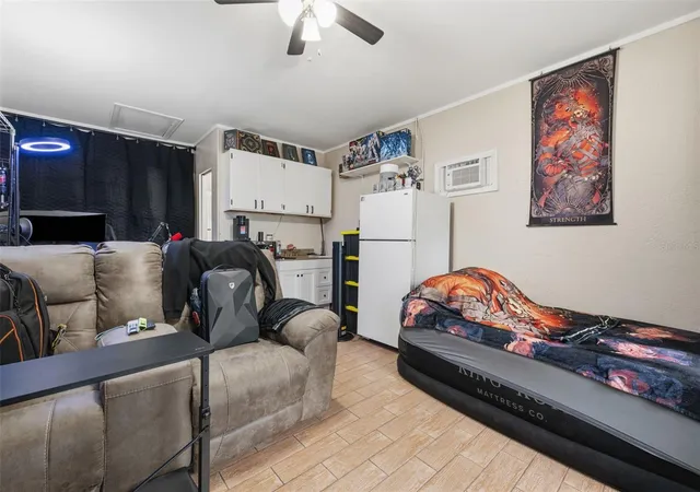 4th image of 2601 61st Ave N, Saint Petersburg, FL 33714
