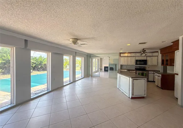 4th image of 132 Mark Twain Ln, Rotonda West, FL 33947 | MLS# TB8521935
