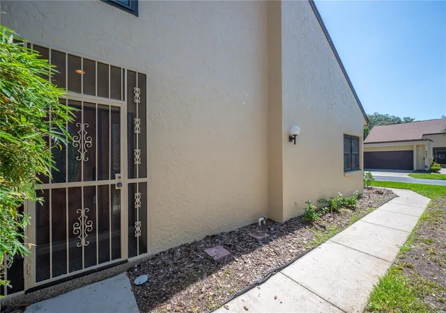 Homes for sale in Mulberry, FL | 4370 Creekwood Ln, Mulberry, FL 33860 | MLS# L4962966