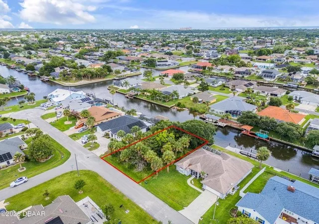 1st image of 9 N Christopher Ct, Palm Coast, FL 32137 | MLS# V4949797