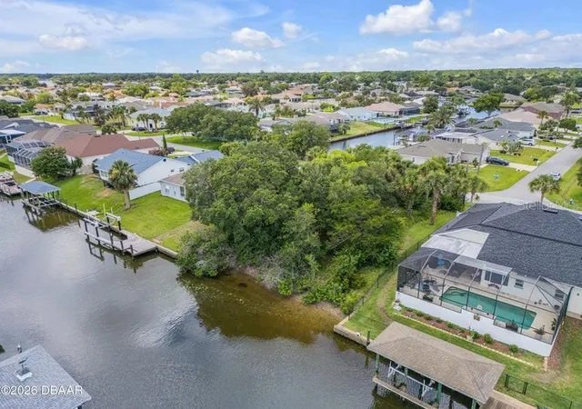 5th image of 9 N Christopher Ct, Palm Coast, FL 32137 | MLS# V4949797