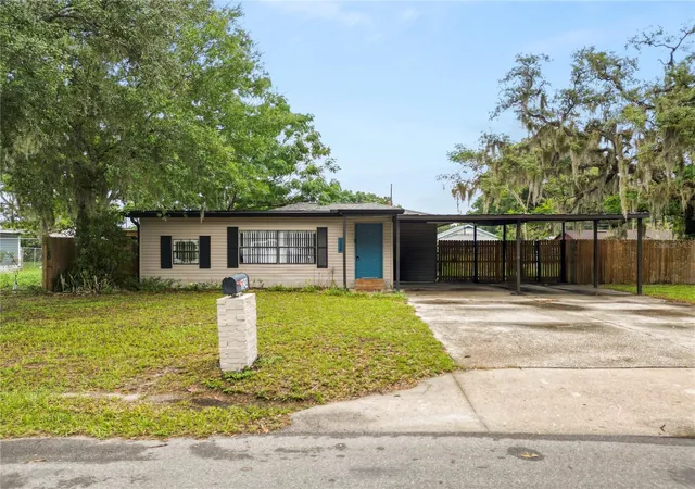 Photo 1 of Single family home for sale at 124 Griffin Ave, Lakeland, FL 33801 | MLS# L4962969 | Listing updated on 2026-09-24