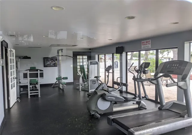 3rd image of 209 Lake Brk Cir, BRANDON, FL 33511