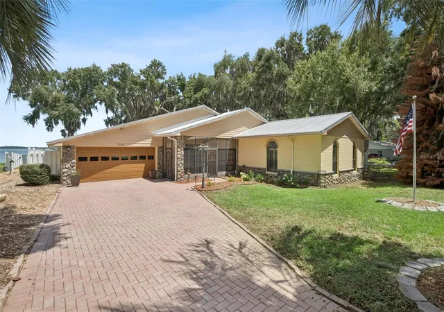 1st image of 35040 Shady Oaks Ln, Fruitland Park, FL 34731 | MLS# G5114148