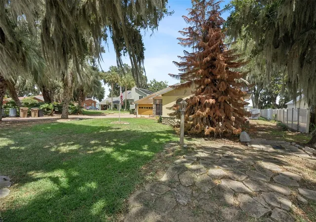 52nd image of 35040 Shady Oaks Ln, Fruitland Park, FL 34731 | MLS# G5114148