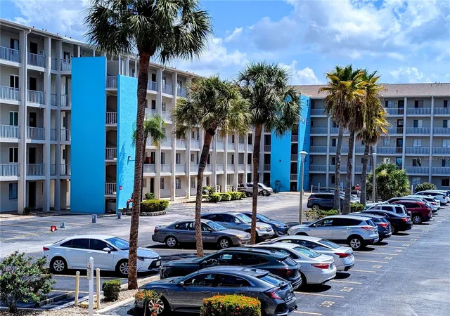 Photo 1 of Condo for sale at 3714 Lake Bayshore Dr #K-418, Bradenton, FL 34205 | MLS# A4697805 | Listing updated on 2026-09-23