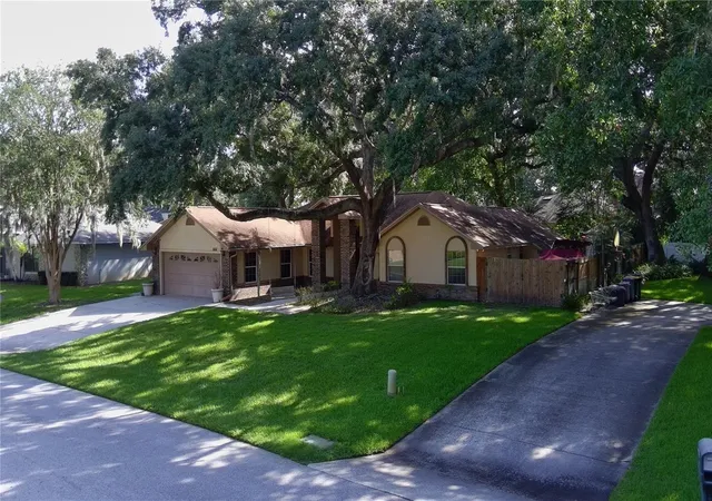 Photo 3 of Single family home for sale at 915 Heatherbrook Dr, Auburndale, FL 33823 | MLS# P4939118 | Listing updated on 2026-10-10