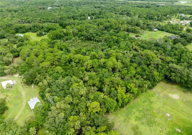 3rd image of 2750 Perch Rd, Geneva, FL 32732 | MLS# O6419008