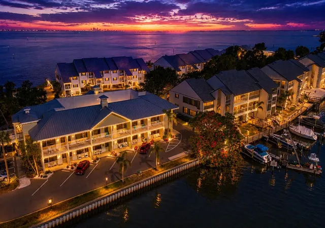 3rd image of 611 Destiny Dr #403, Ruskin, FL 33570 | MLS# A4697813