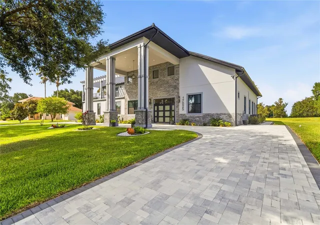 Photo 2 of Single family home for sale at 17025 Royal Palm Dr, Groveland, FL 34736 | MLS# O6419022 | Listing updated on 2026-08-24